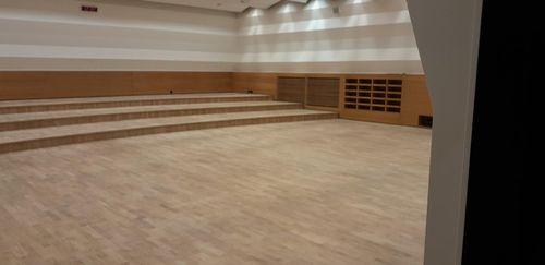 Renovace olšové podlahy na Nové scéně DJKT